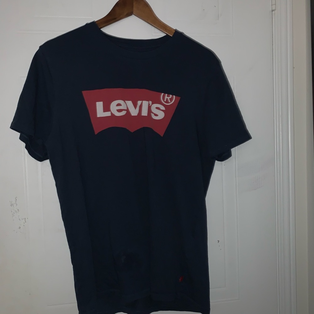 Levi’s Tee !